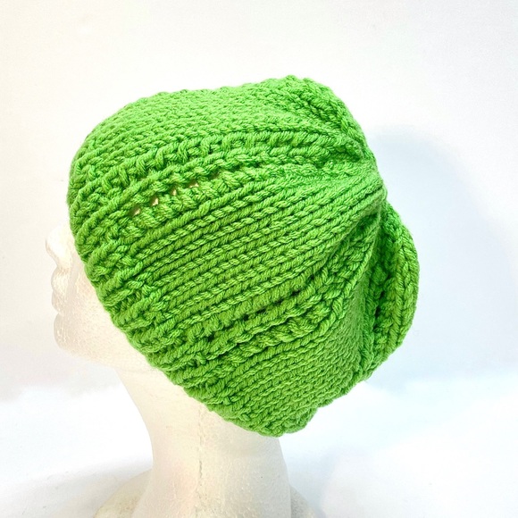 NWT Hand Knit Chunky Bright Green Beanie Hat w/ Lace Detail One Size Fits Most - Picture 5 of 8